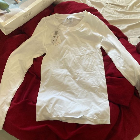 Aritzia Sunday Best SinchSeamless™ Willow Hip Longsleeve - White - With Tags! - Picture 2 of 6